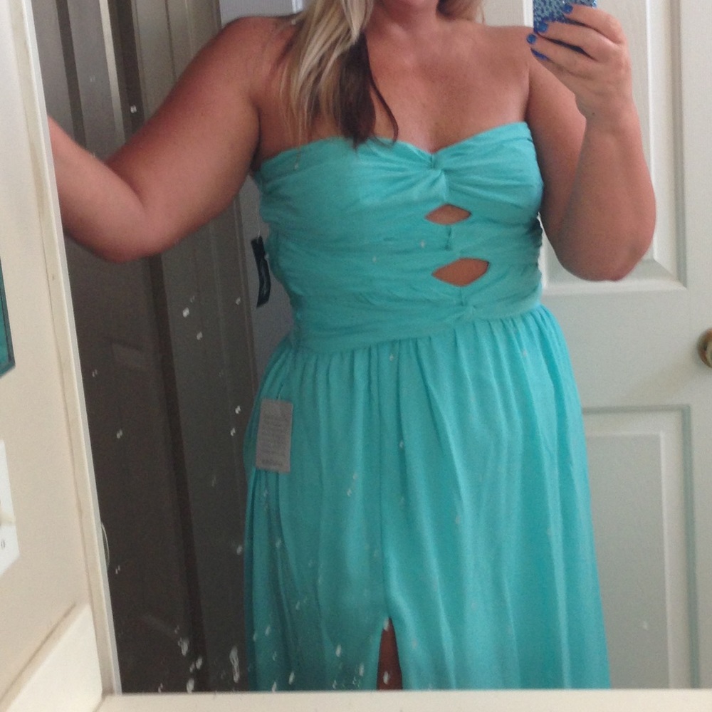 SOLD NWT Adriana Papell “Hailey” dress